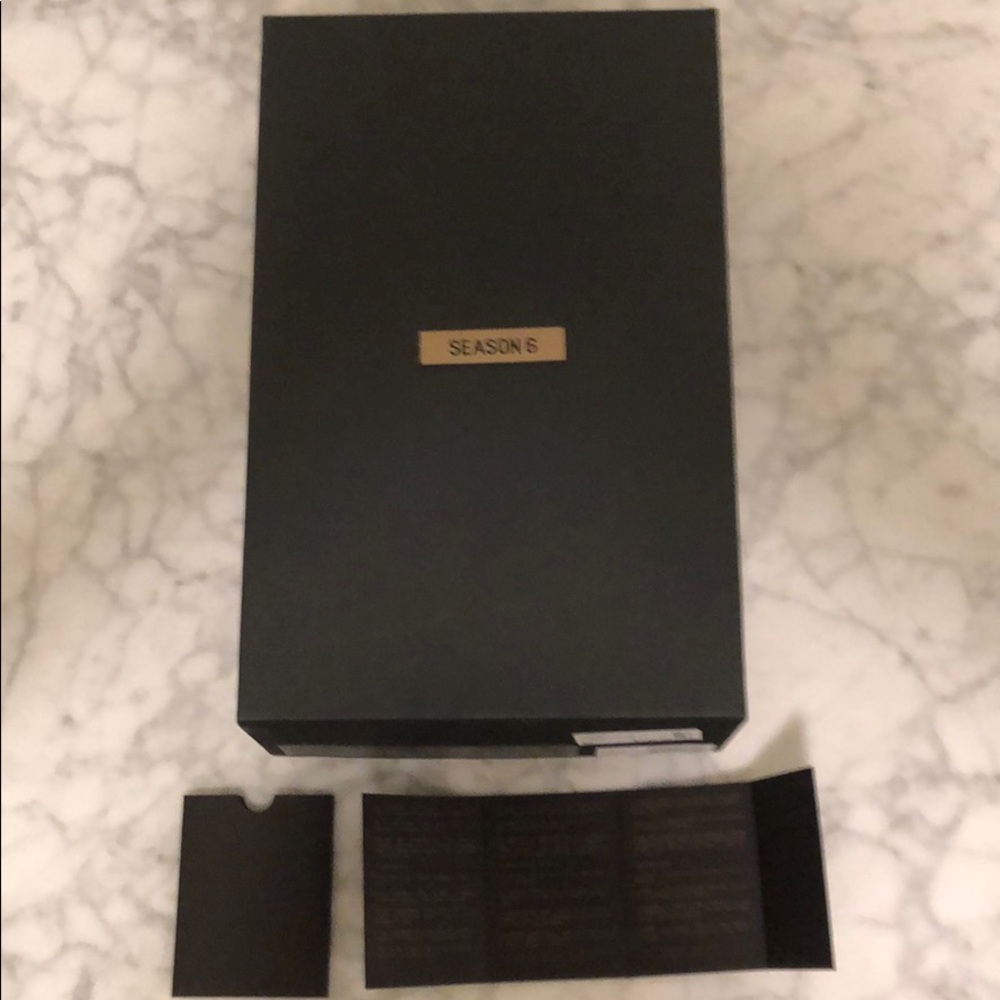 YEEZY
Season 6 PVC Mules
110MMSMOKE
Made in Italy - Picture 7 of 9